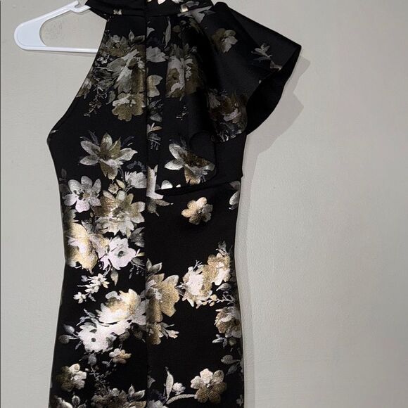 Black and Gold One Shoulder Bodycon Dress - Picture 13 of 15